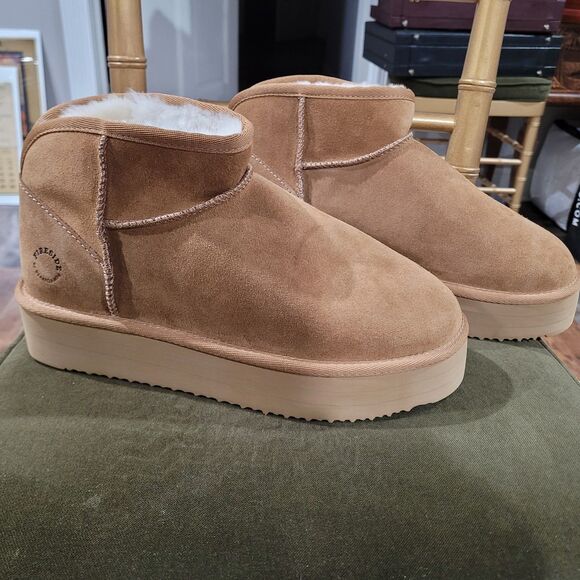 Dearfoams Fireside Size 10 Women’s Genuine Shearling - Suede Platform Bootie - Picture 1 of 11